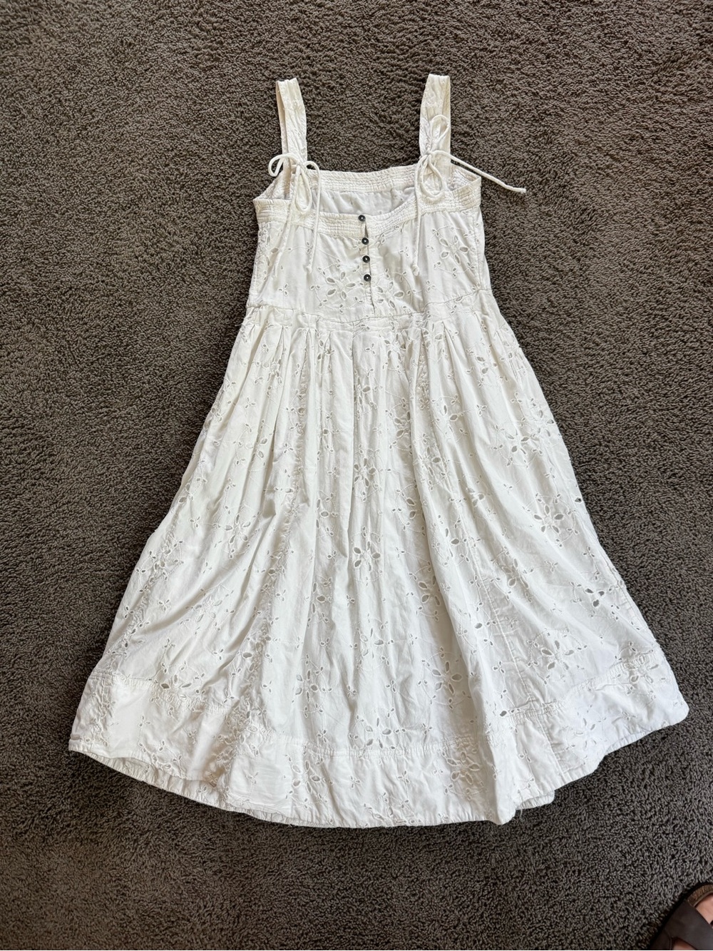 Free people women’s White Eyelet Sundress - Lightweight Summer Dress - Picture 3 of 8